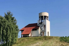 OS-Lucija-berdajs-SL2-Na-hribcku-blizu-doma