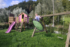 OS-Ulcar-Ela-SL3-Na-gugalnici