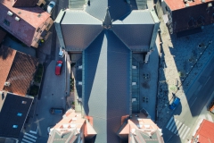 Alja-Skulj-Kriz-na-strehi_-Druga-nagrada-mladi-fotografi